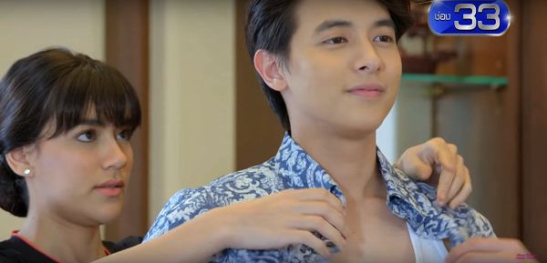 Bạn thích "Cứu tinh nàng thiên nga" hay cuồng chị đại Bee Namthip? (4) Bạn thích "Cứu tinh nàng thiên nga" hay cuồng chị đại Bee Namthip? (4)