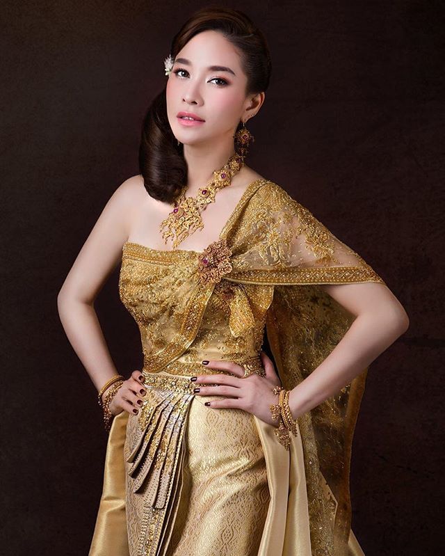 Ngắm mỹ nhân Thái đẹp xuất thần trong trang phục truyền thống (10) Ngắm mỹ nhân Thái đẹp xuất thần trong trang phục truyền thống (10)