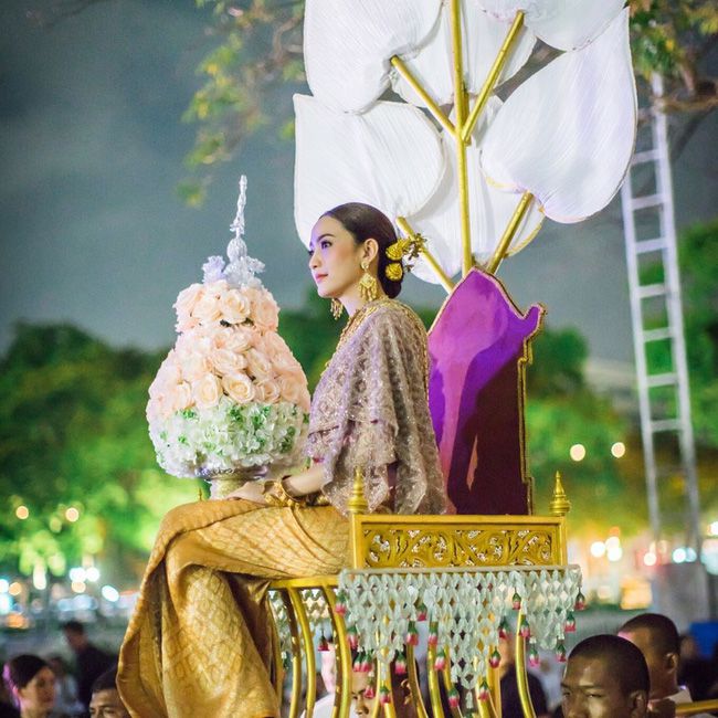 Ngắm mỹ nhân Thái đẹp xuất thần trong trang phục truyền thống (15) Ngắm mỹ nhân Thái đẹp xuất thần trong trang phục truyền thống (15)