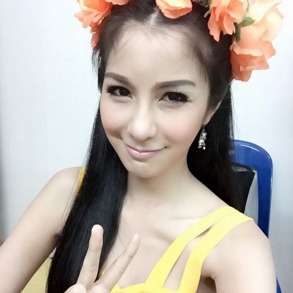 Ngắm vẻ đẹp hút hồn của những mỹ nhân chuyển giới Thái Lan (12) Ngắm vẻ đẹp hút hồn của những mỹ nhân chuyển giới Thái Lan (12)