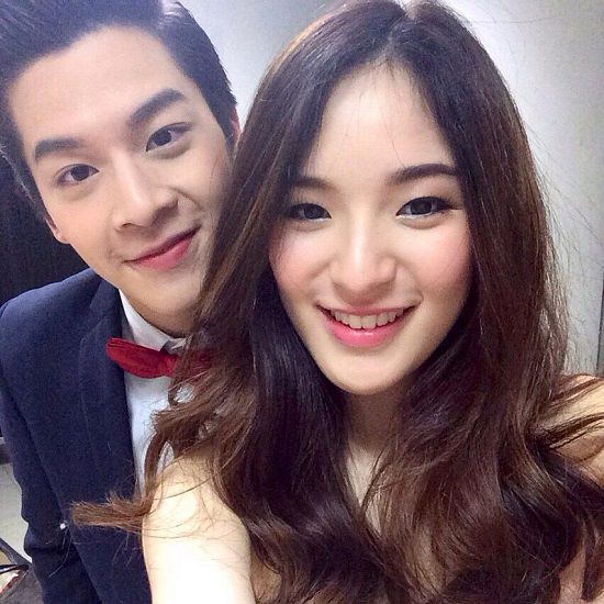 Những mỹ nhân Thái từng bị fan ném đá vẫn nổi tiếng ầm ầm (10) Những mỹ nhân Thái từng bị fan ném đá vẫn nổi tiếng ầm ầm (10)