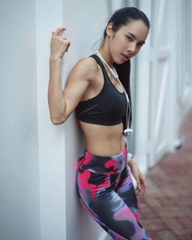 Tìm hiểu về dàn trai xinh gái đẹp của "Hoàng Cung" phiên bản Thái (17) Tìm hiểu về dàn trai xinh gái đẹp của "Hoàng Cung" phiên bản Thái (17)
