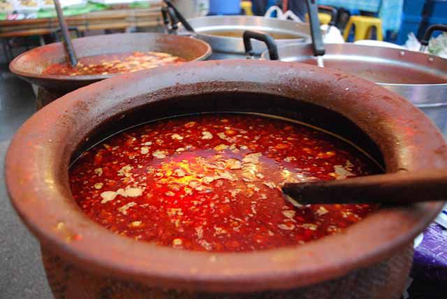 10 món ăn đường phố Thái Lan khiến du khách nhìn thấy là chạy mất dép (1)