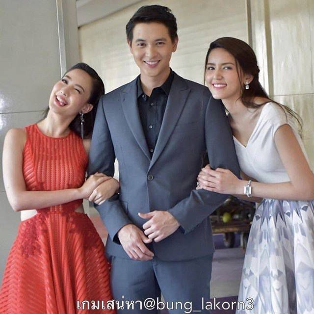 Loạt ảnh hậu trường lầy lội của James Jirayu & Taew Natapohn trong Game Sanaeha (1)