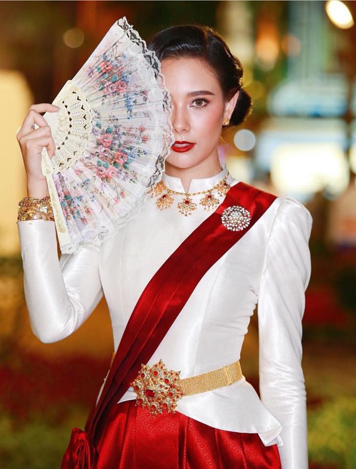 Ngắm dàn trai xinh gái đẹp Thái Lan trong trang phục truyền thống (18)