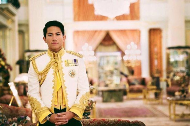 HOT: Hoàng tử Brunei follow tài khoản Instagram của Yaya Urassaya (1)
