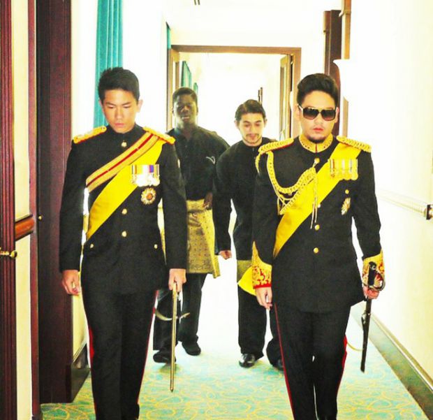 HOT: Hoàng tử Brunei follow tài khoản Instagram của Yaya Urassaya (11)