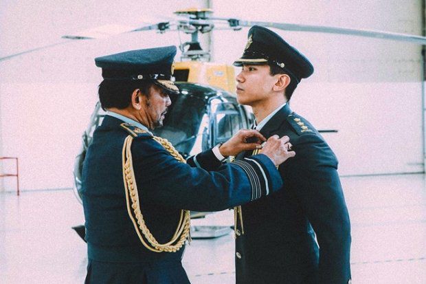 HOT: Hoàng tử Brunei follow tài khoản Instagram của Yaya Urassaya (23)