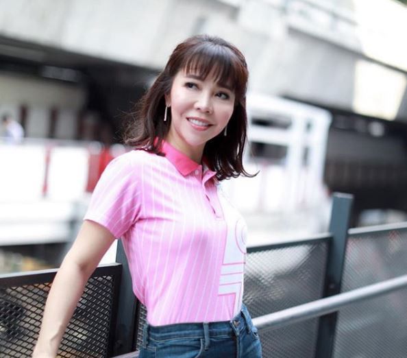 Những sao Thái Lan có mẹ vừa nổi tiếng vừa giàu có khiến fan ngỡ ngàng (2)