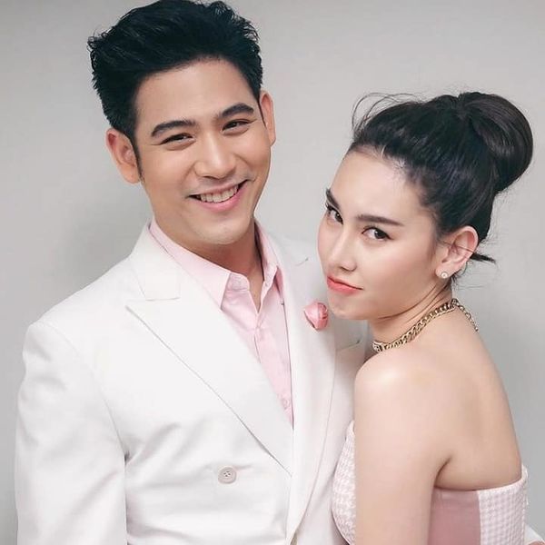 6 cặp đôi sao Thái nổi tiếng đình đám công khai hẹn hò trong năm 2019 (6)