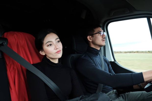 5 cặp đôi nổi tiếng nhất nhì showbiz Thái yêu mãi không chịu cưới (15)