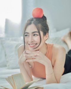 Mỹ nhân Lingling Kwong gây sốt khi tham gia Paris Fashion Week - 3