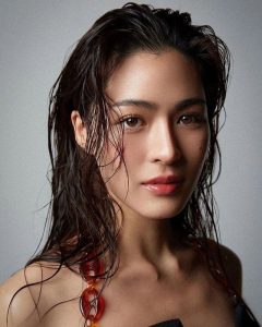 Mỹ nhân Lingling Kwong gây sốt khi tham gia Paris Fashion Week - 4